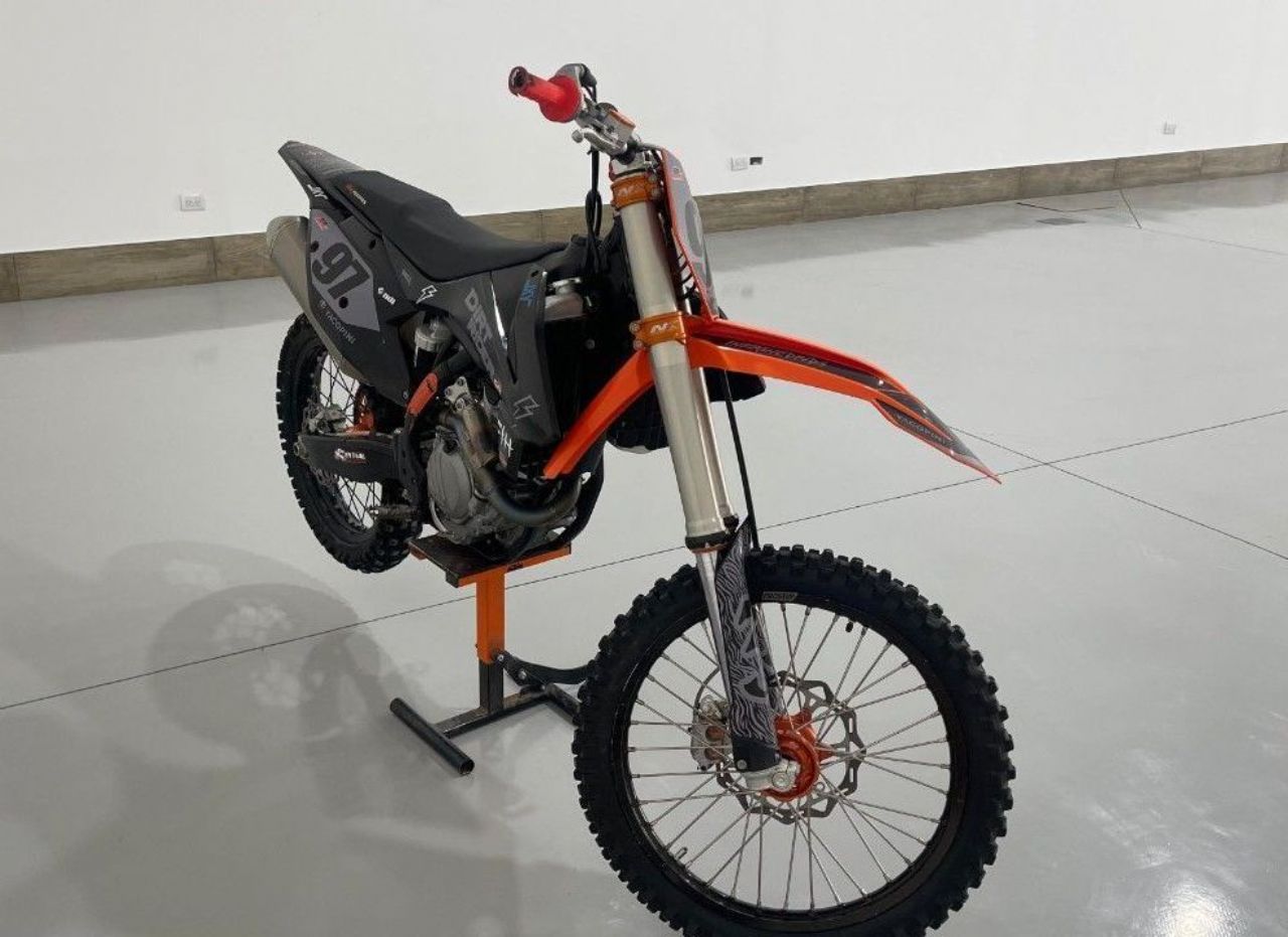 KTM SX-F Usada en Mendoza, deRuedas