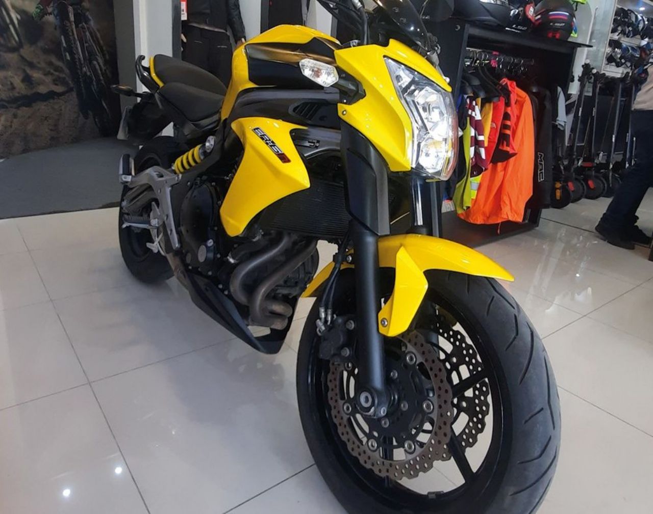 Kawasaki ER6N Usada en Mendoza, deRuedas
