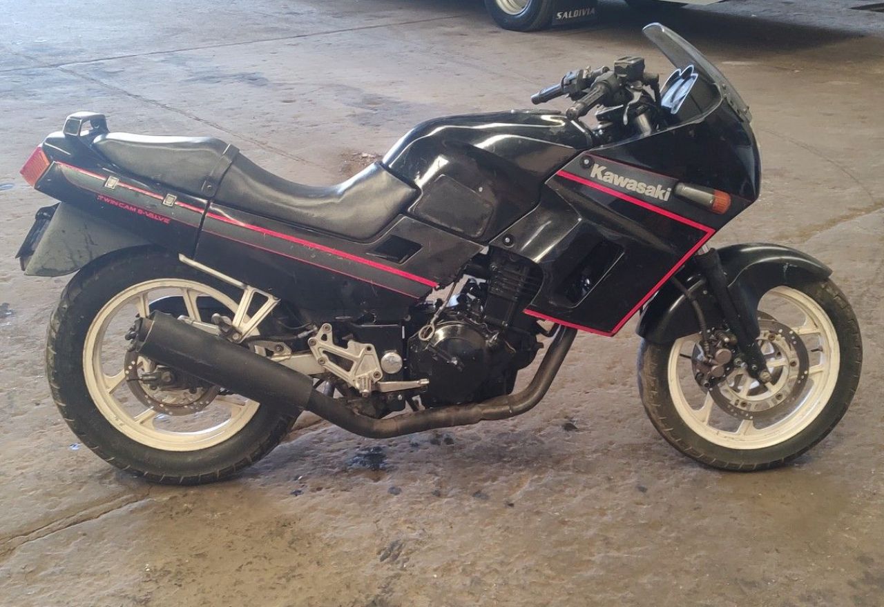 Kawasaki GPX Usada en Mendoza, deRuedas