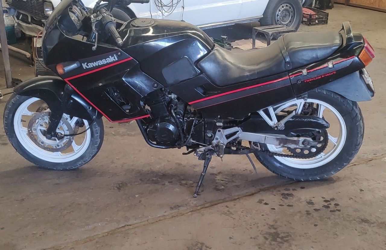 Kawasaki GPX Usada en Mendoza, deRuedas