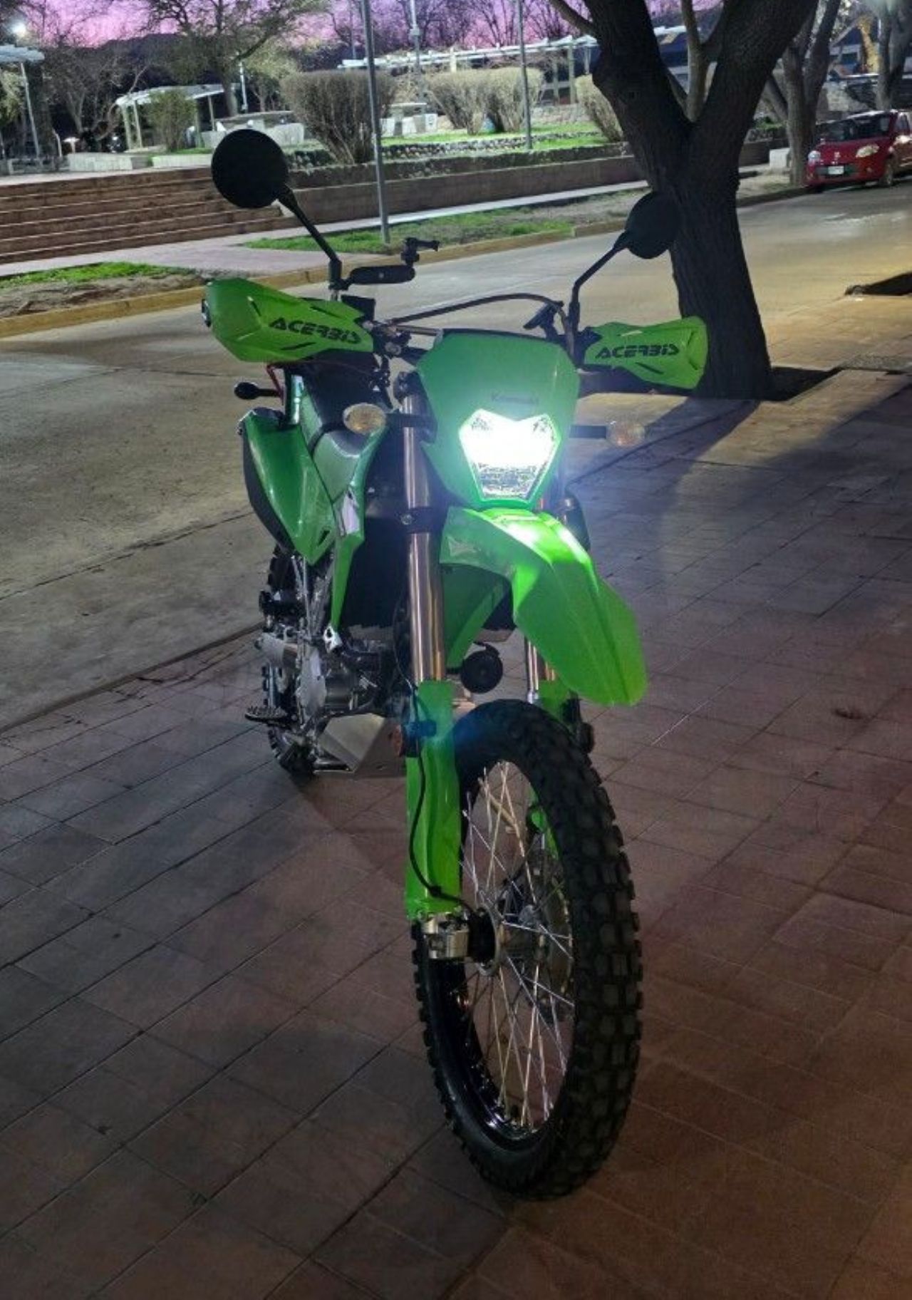 Kawasaki KLX Usada en Mendoza, deRuedas