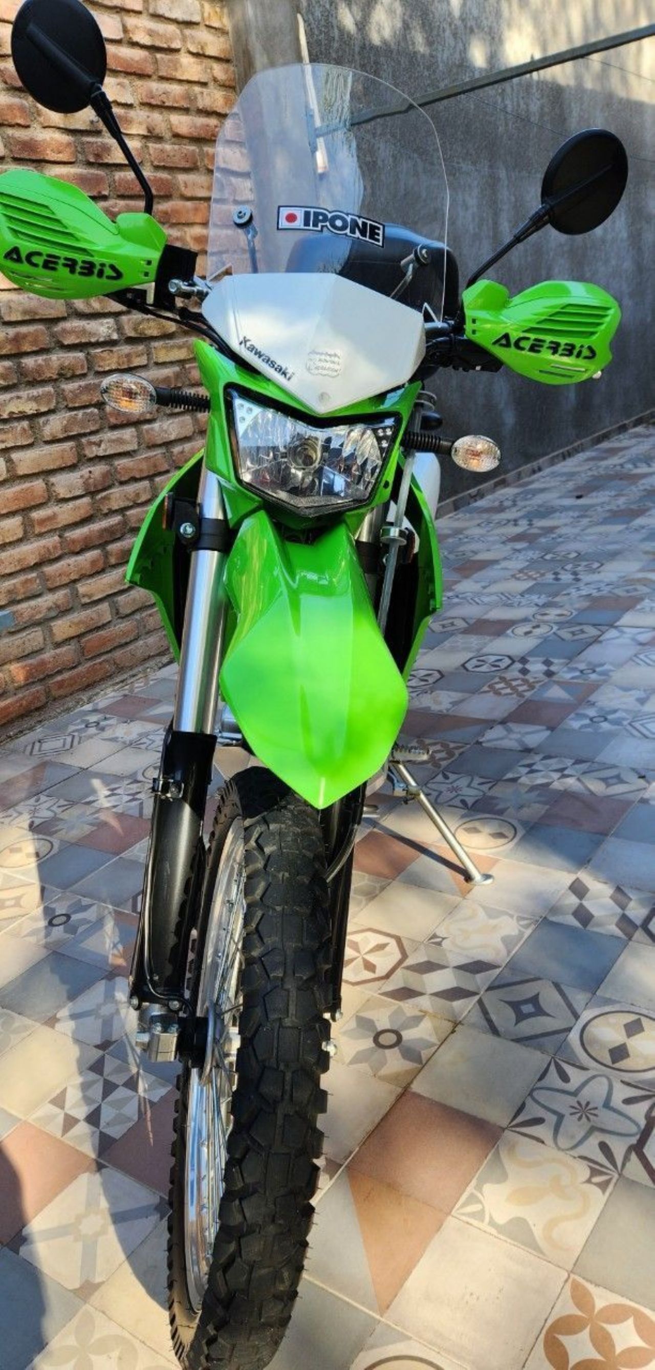 Kawasaki KLX Usada en San Juan, deRuedas