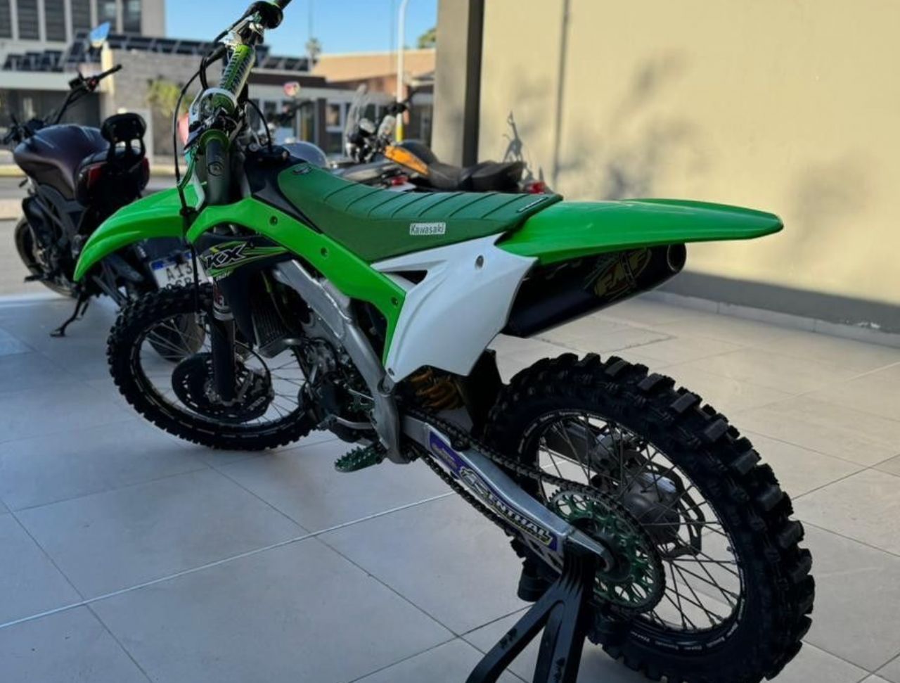 Kawasaki KX Usada en San Juan, deRuedas