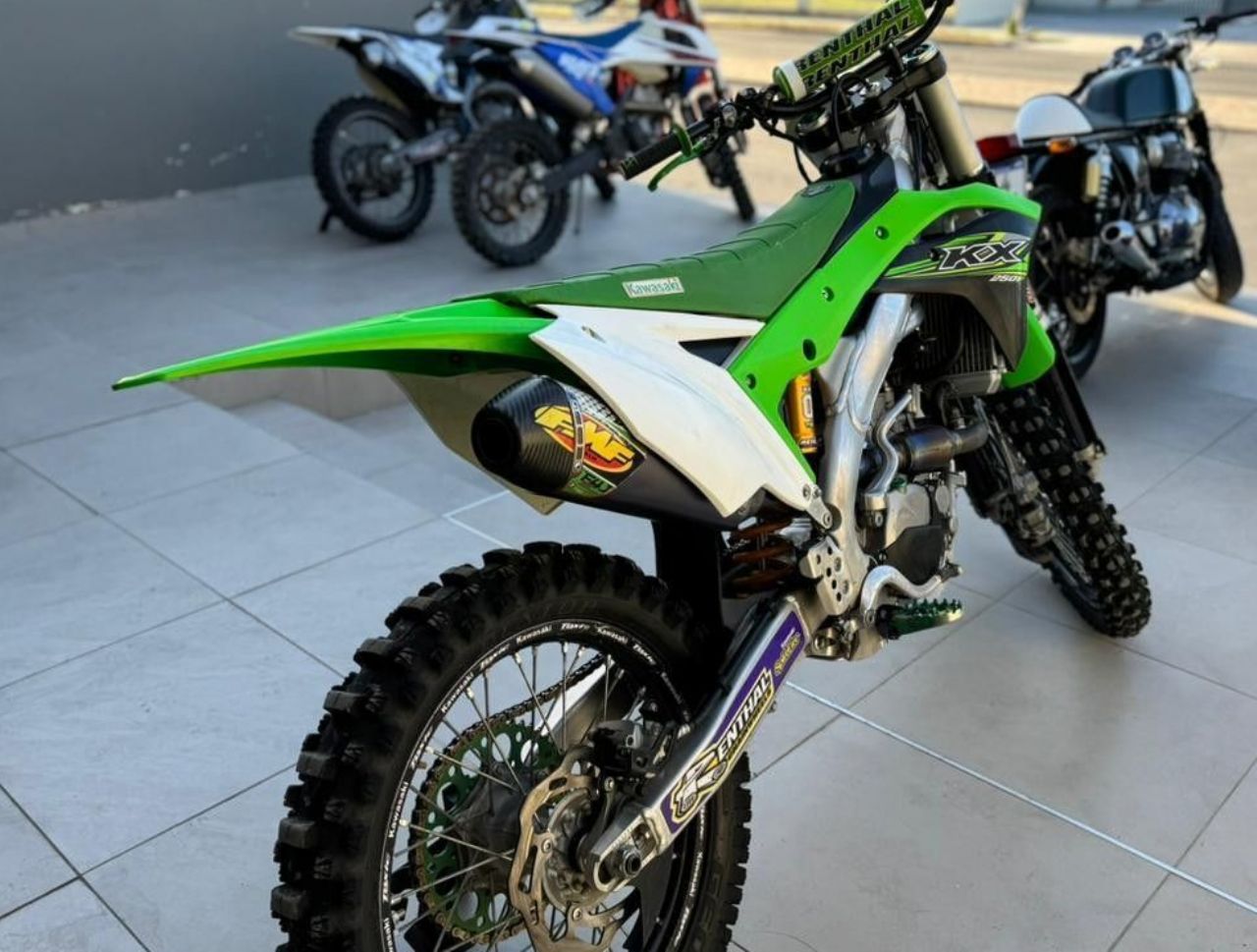 Kawasaki KX Usada en San Juan, deRuedas
