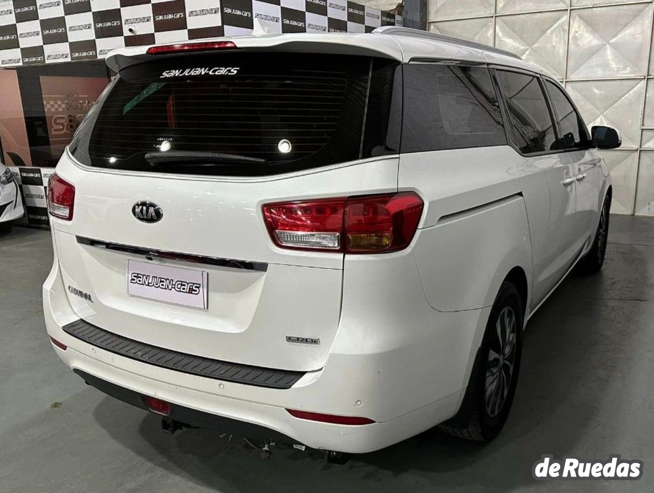 Kia Carnival Usado Financiado en San Juan, deRuedas