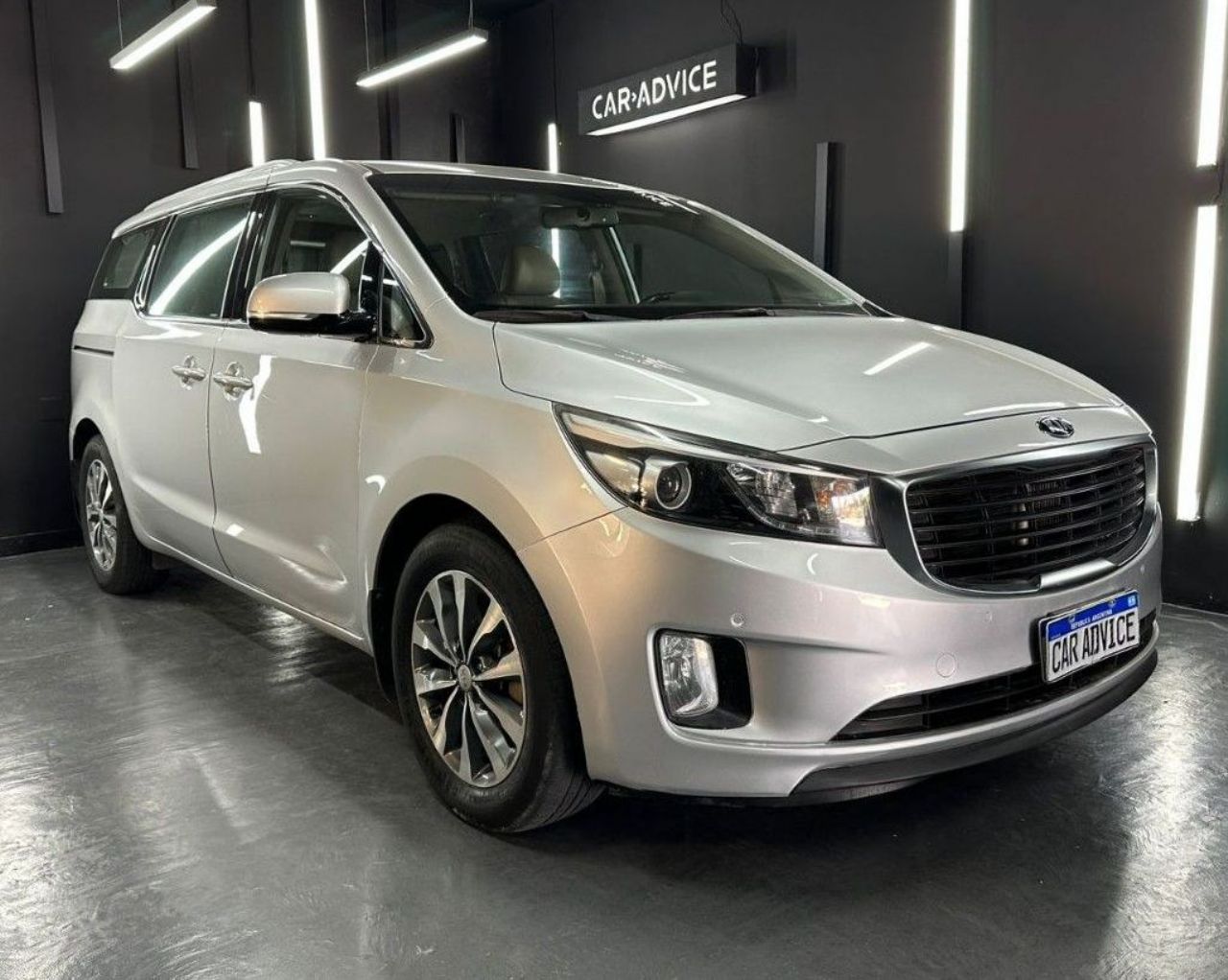 Kia Carnival Usado en Córdoba, deRuedas
