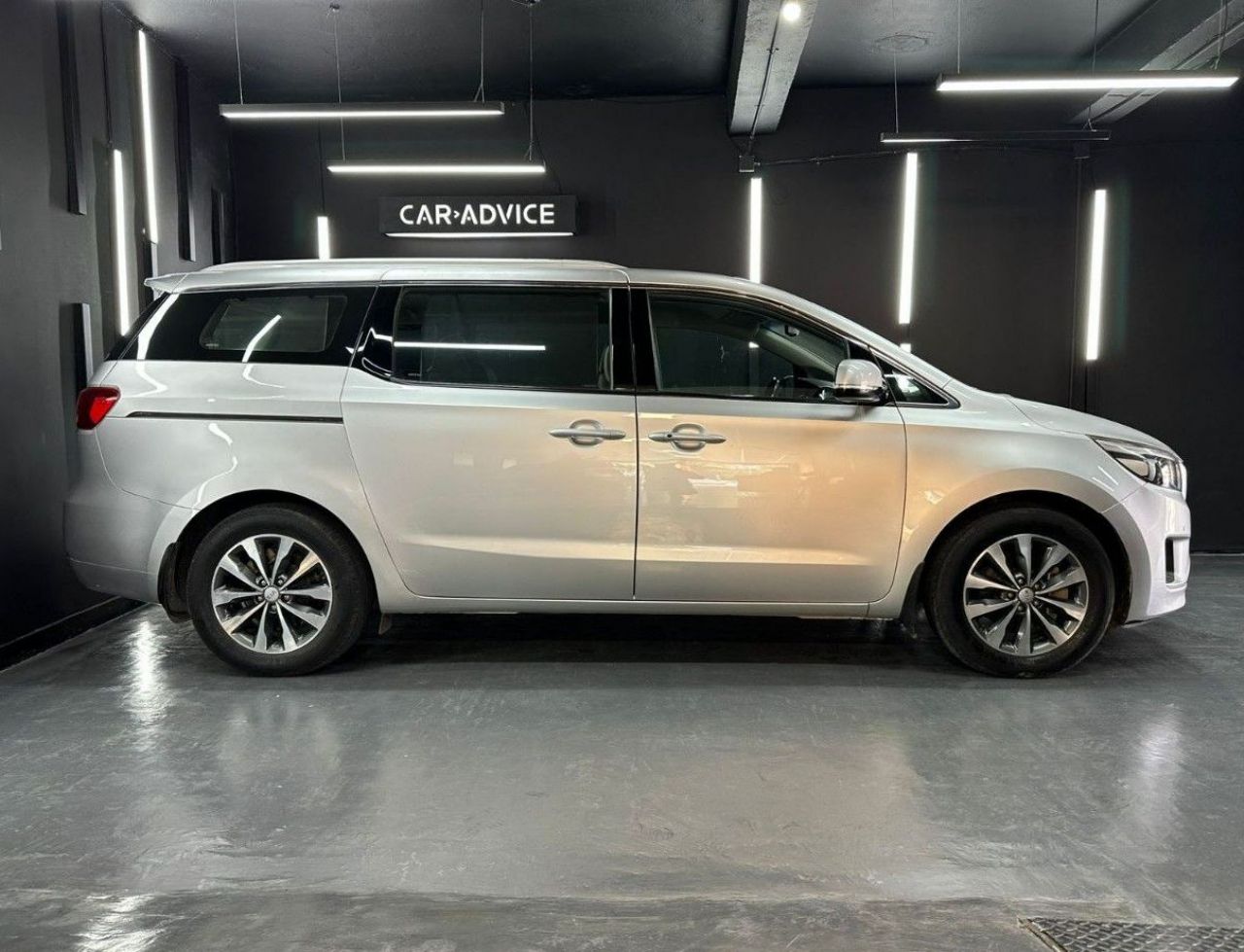 Kia Carnival Usado en Córdoba, deRuedas