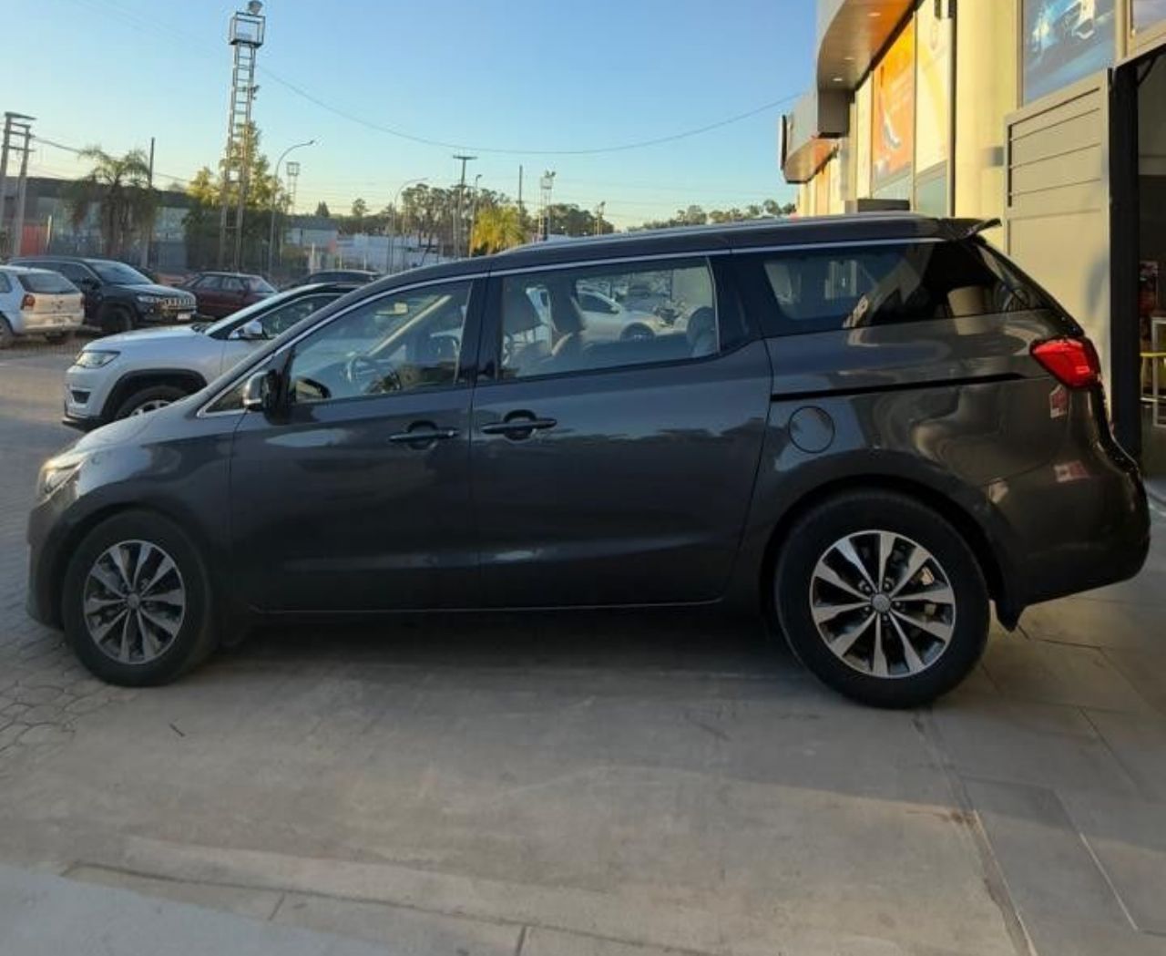 Kia Carnival Usado Financiado en Córdoba, deRuedas