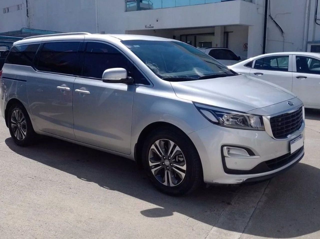 Kia Carnival Usado en Córdoba, deRuedas