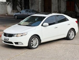 Kia Cerato Usado en Córdoba Financiado
