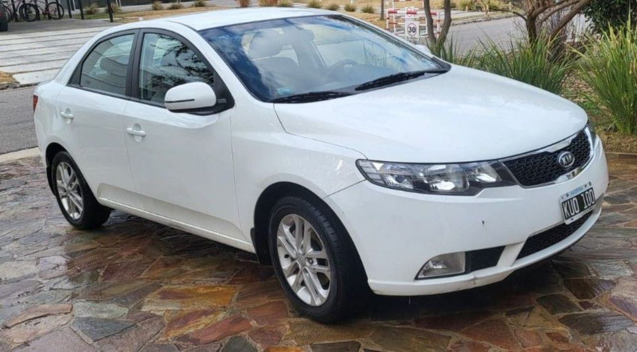 Kia Cerato Usado en Córdoba, deRuedas