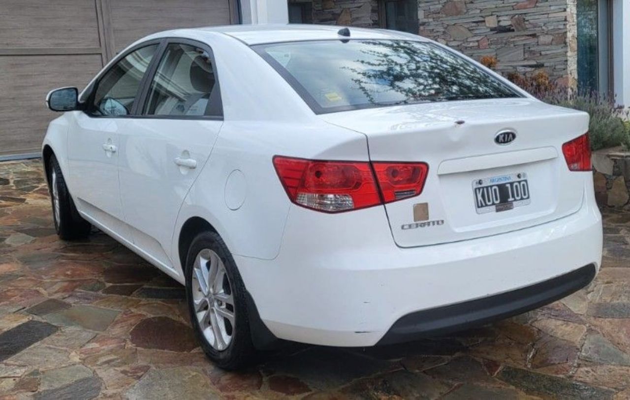 Kia Cerato Usado en Córdoba, deRuedas
