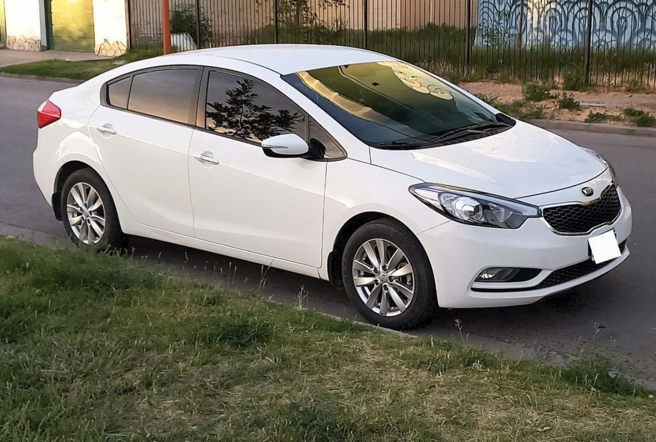 Kia Cerato Usado en Neuquén, deRuedas