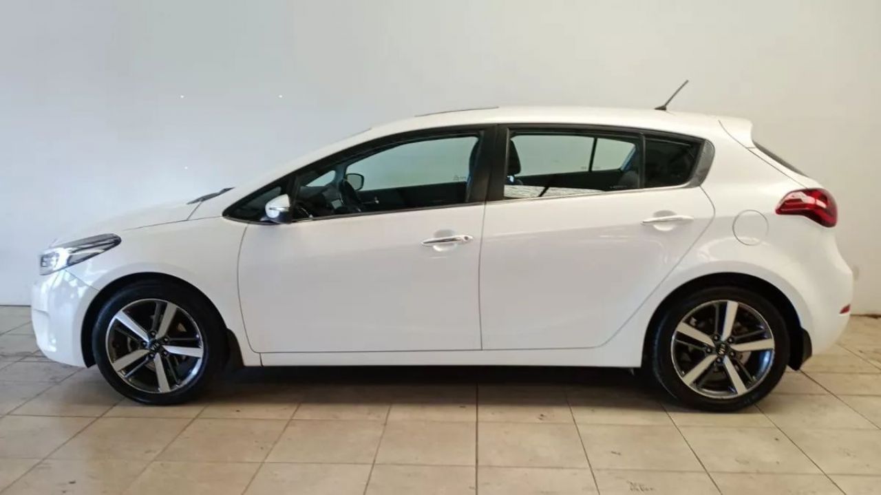 Kia Cerato Usado en Córdoba, deRuedas