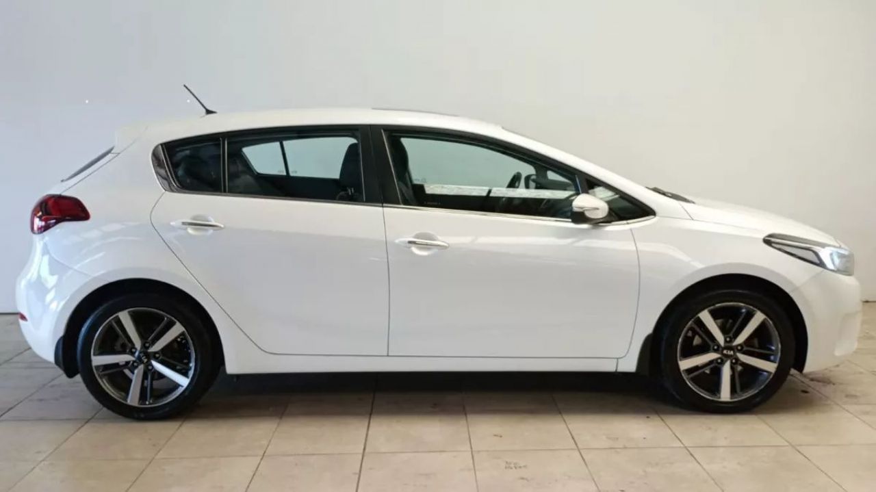 Kia Cerato Usado en Córdoba, deRuedas