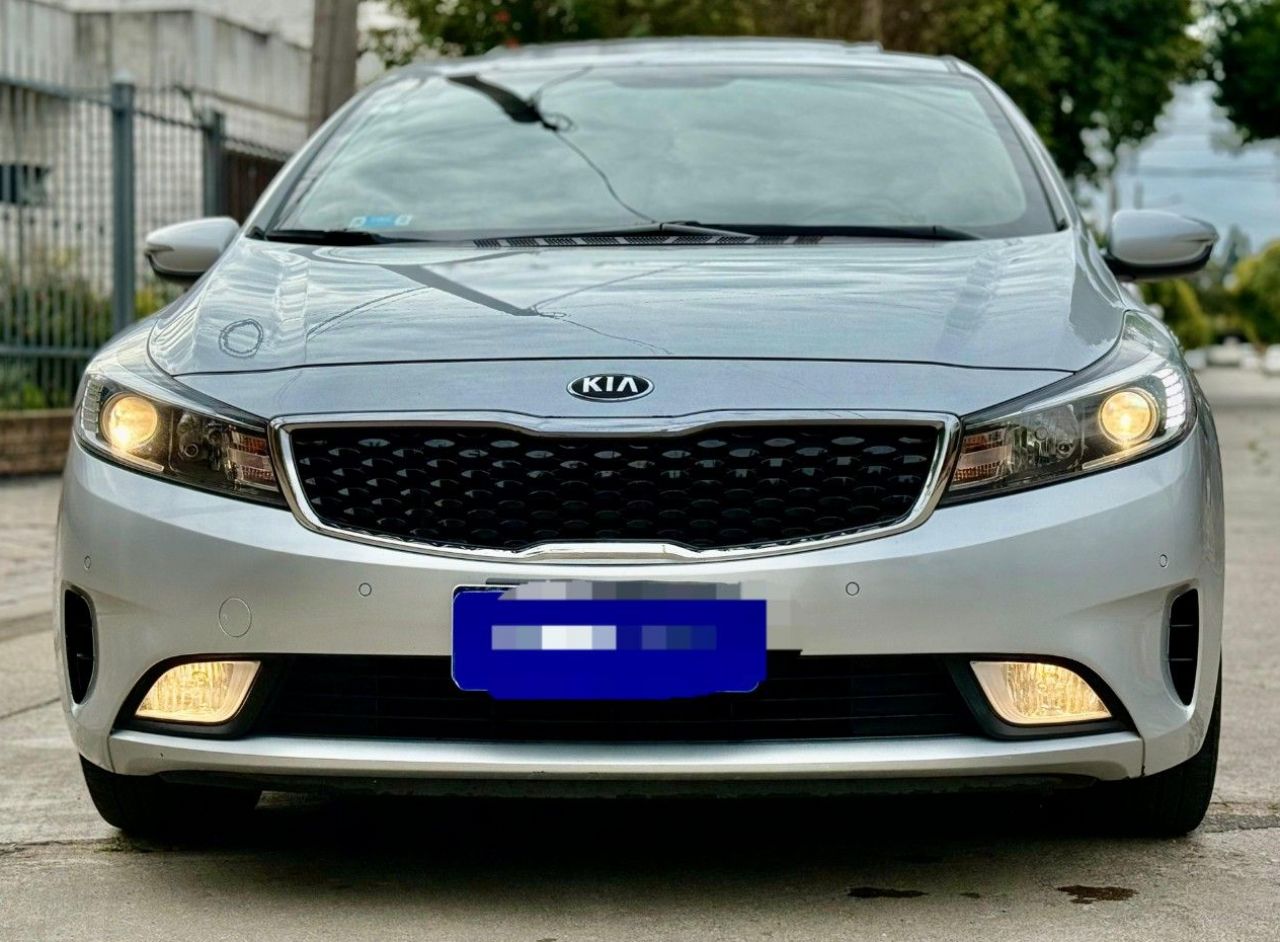 Kia Cerato Usado Financiado en Córdoba, deRuedas
