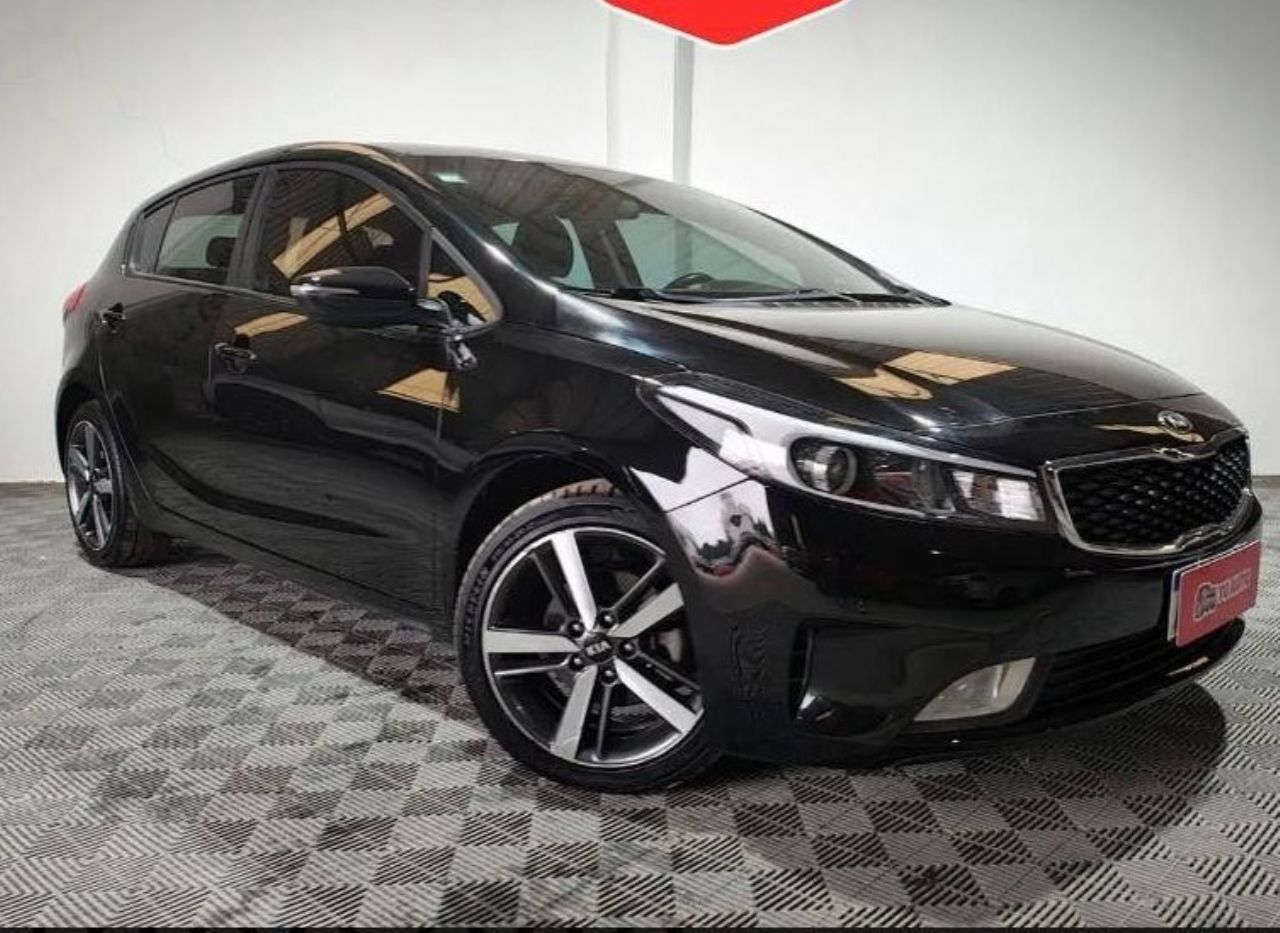 Kia Cerato Usado en Córdoba, deRuedas