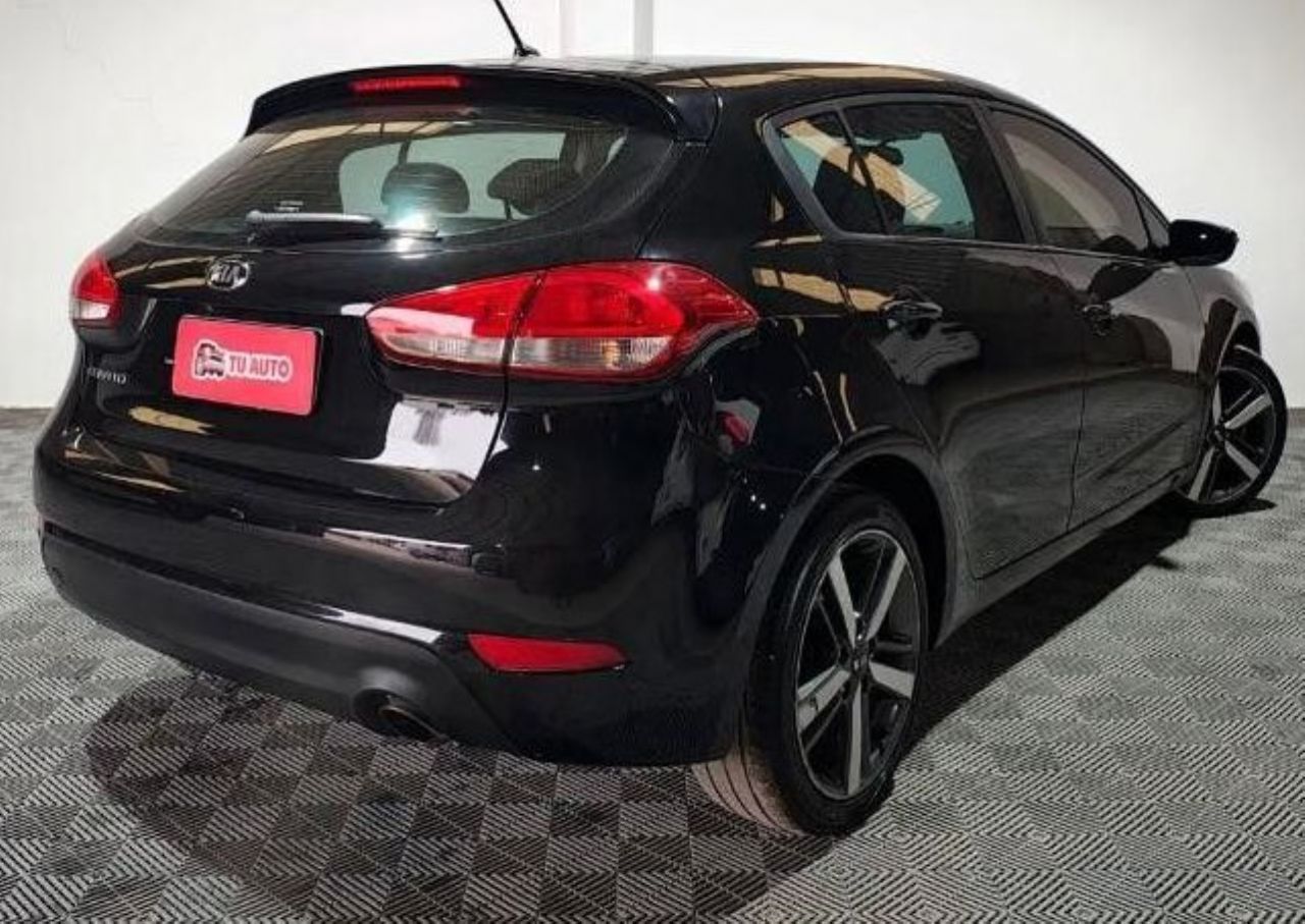 Kia Cerato Usado en Córdoba, deRuedas