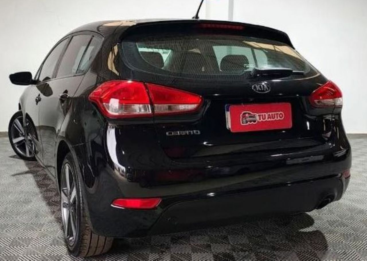 Kia Cerato Usado en Córdoba, deRuedas
