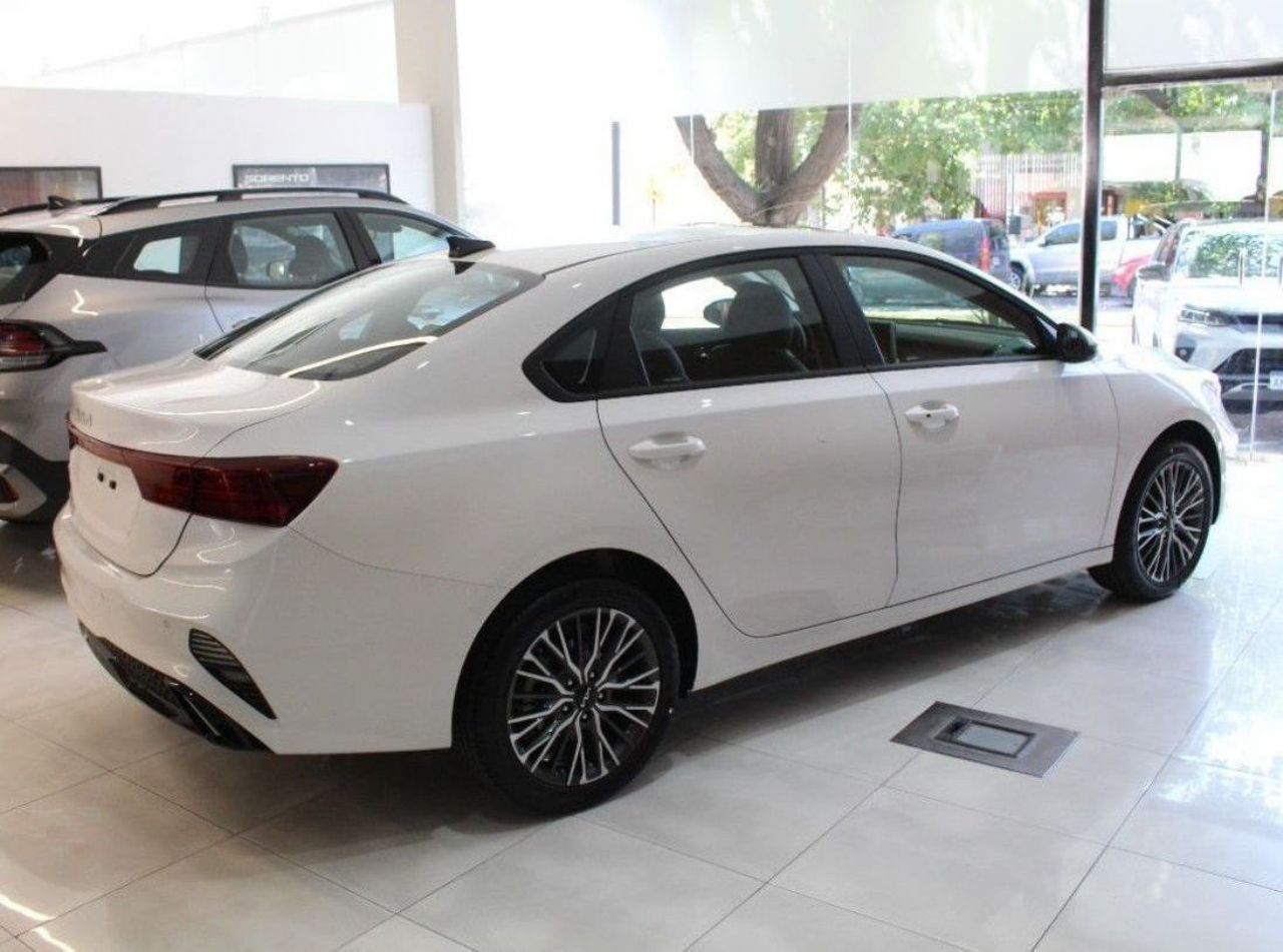 Kia Cerato Nuevo en Mendoza, deRuedas