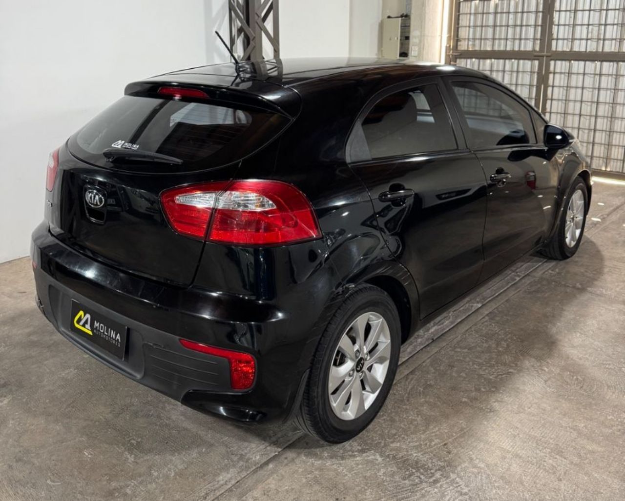 Kia Rio Usado Financiado en Mendoza, deRuedas