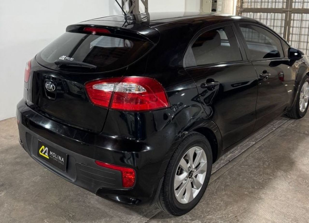 Kia Rio Usado Financiado en Mendoza, deRuedas
