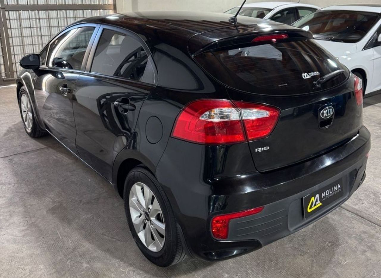 Kia Rio Usado Financiado en Mendoza, deRuedas