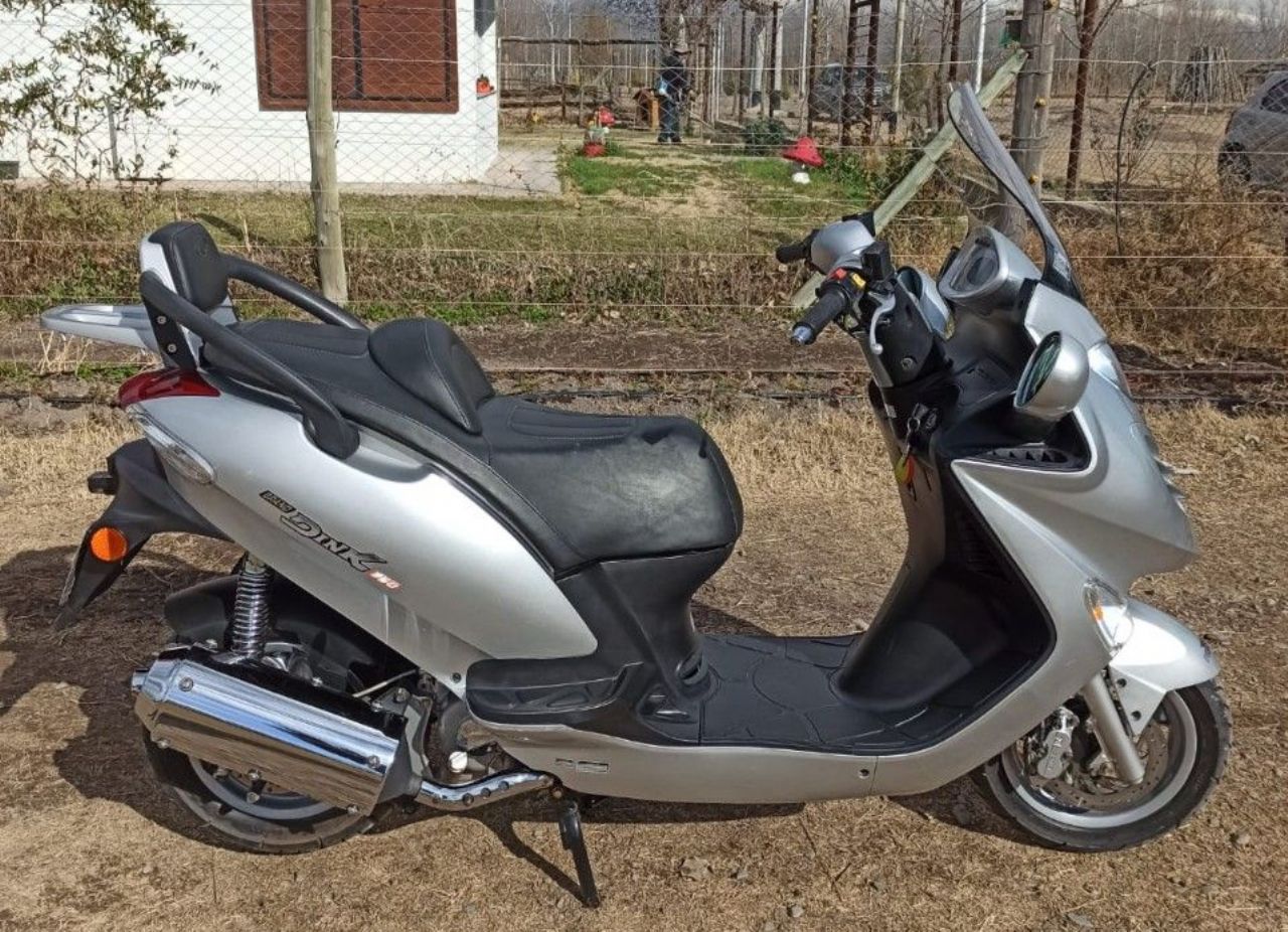 Kymco Grand Dink Usada en Mendoza, deRuedas