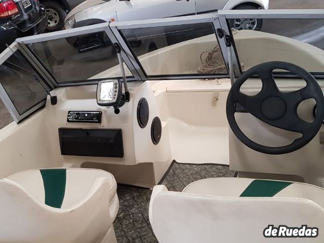 Lancha Mariner Usado en Mendoza, deRuedas