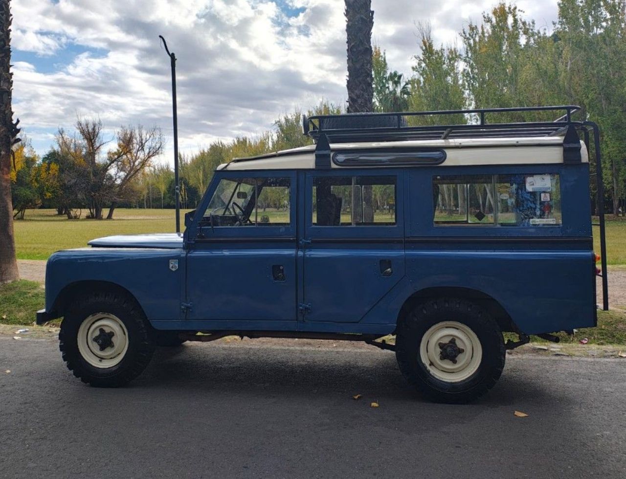 Land Rover 109 - Serie 2A Usada en Mendoza, deRuedas
