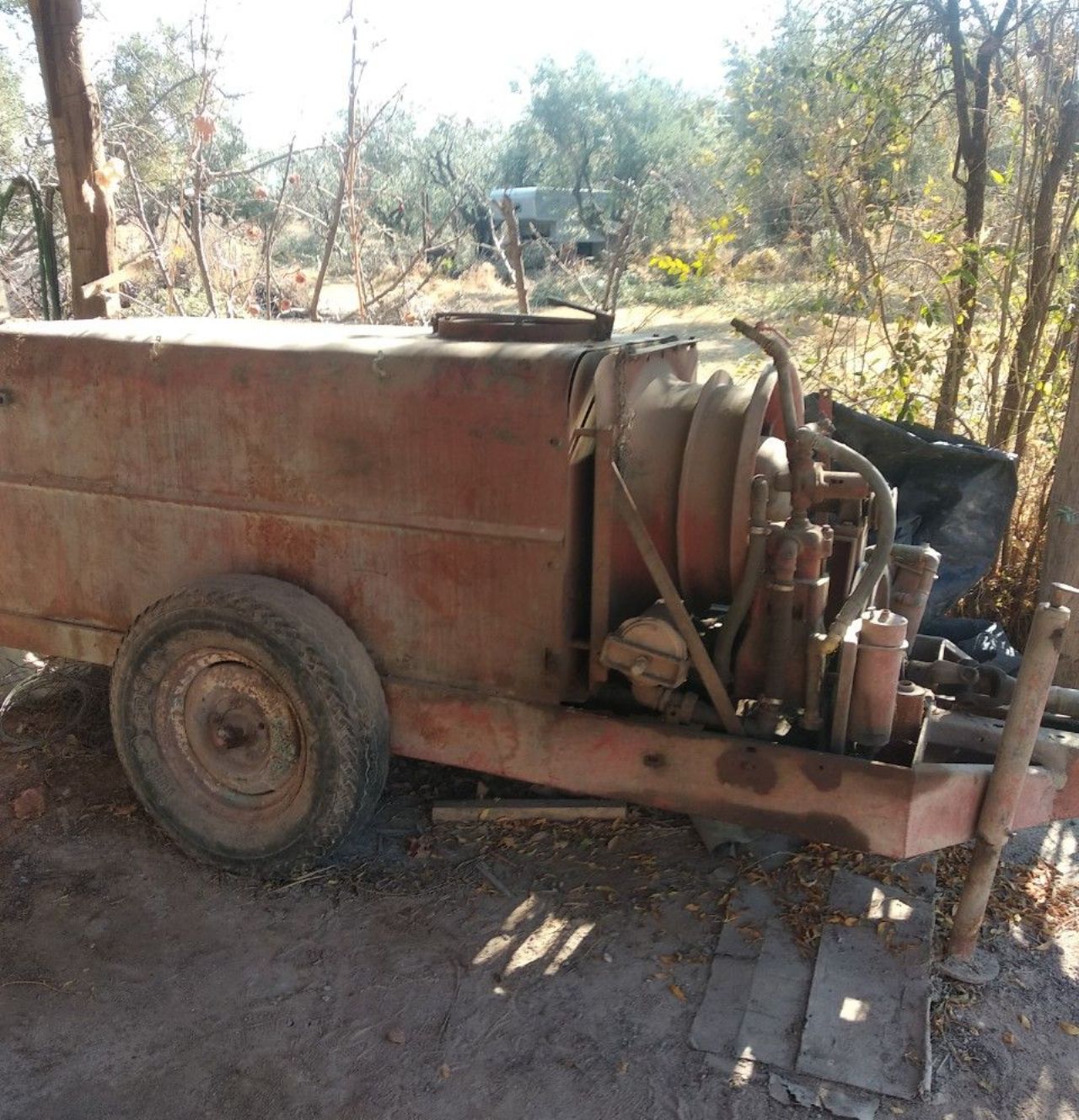 Maq. Agrícola Pulverizadora Usado en Mendoza, deRuedas