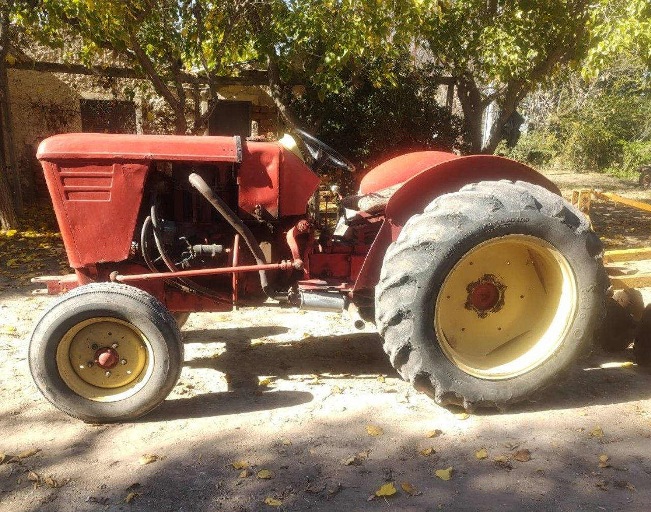 Maq. Agrícola Tractor Usado en Mendoza, deRuedas