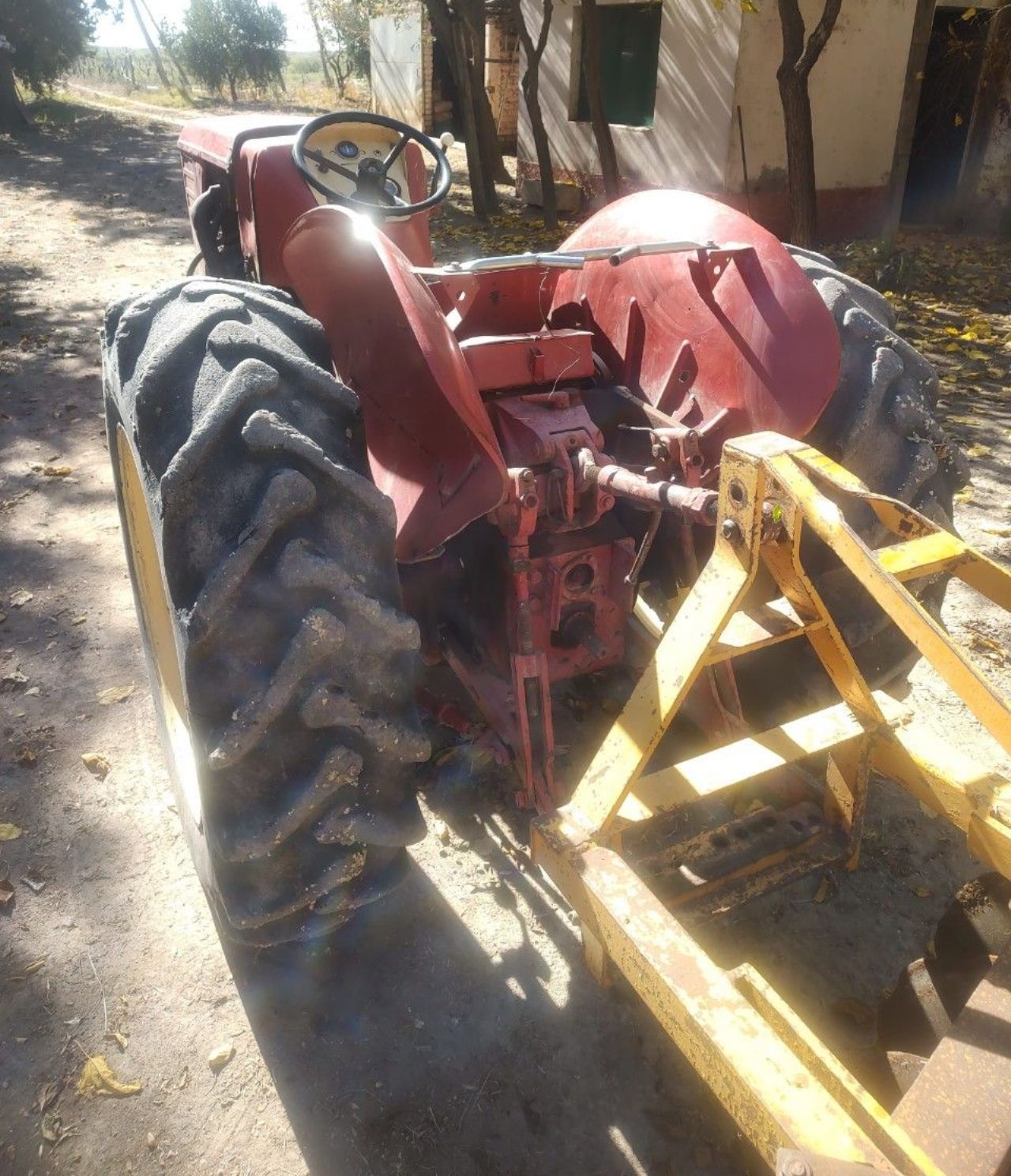 Maq. Agrícola Tractor Usado en Mendoza, deRuedas