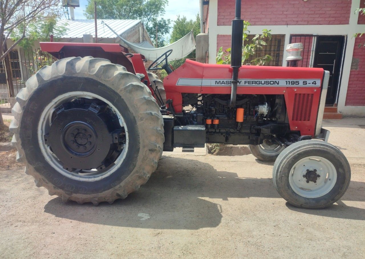 Maq. Agrícola Tractor Usado en Mendoza, deRuedas