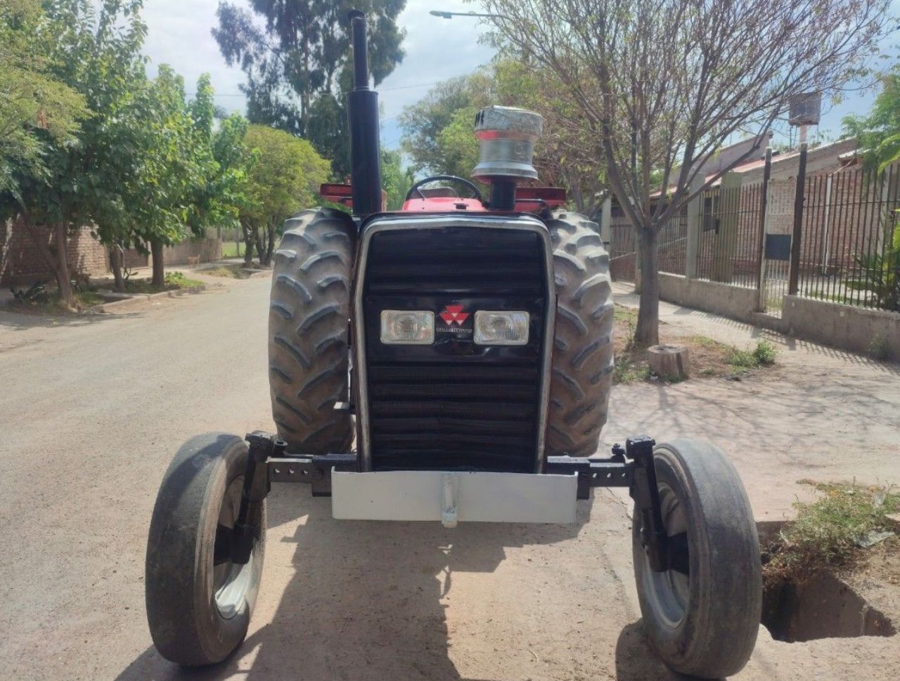 Maq. Agrícola Tractor Usado en Mendoza, deRuedas