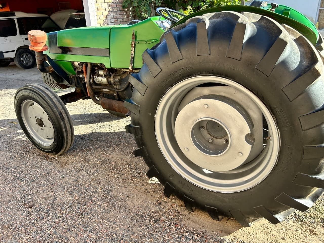 Maq. Agrícola Tractor Usado en Mendoza, deRuedas
