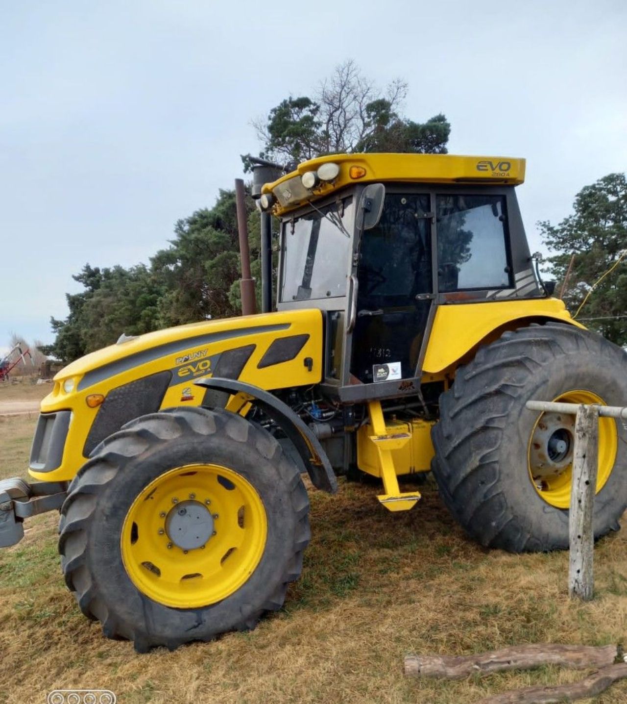 Maq. Agrícola Tractor Usado en Córdoba, deRuedas