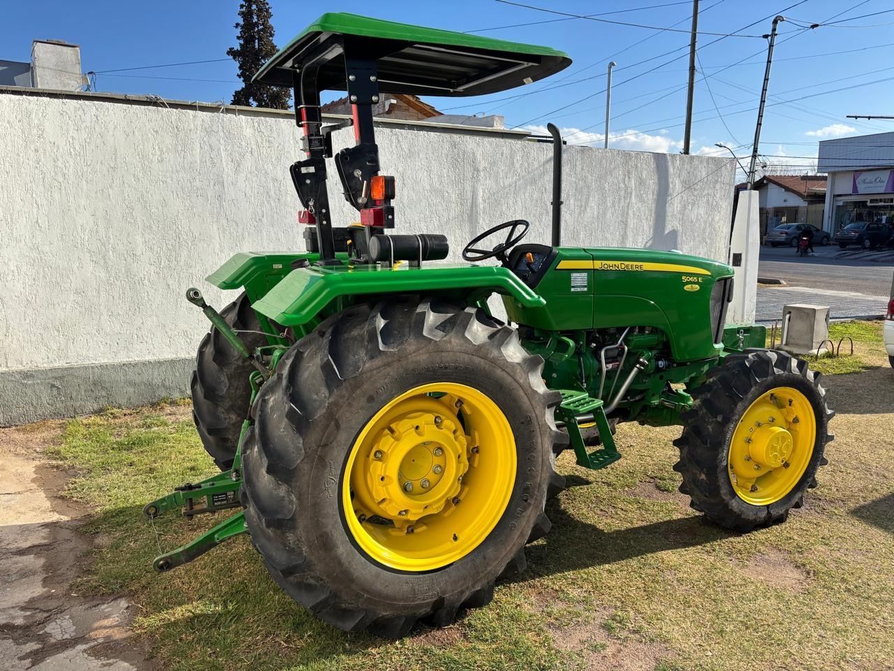 Maq. Agrícola Tractor Usado en Mendoza, deRuedas