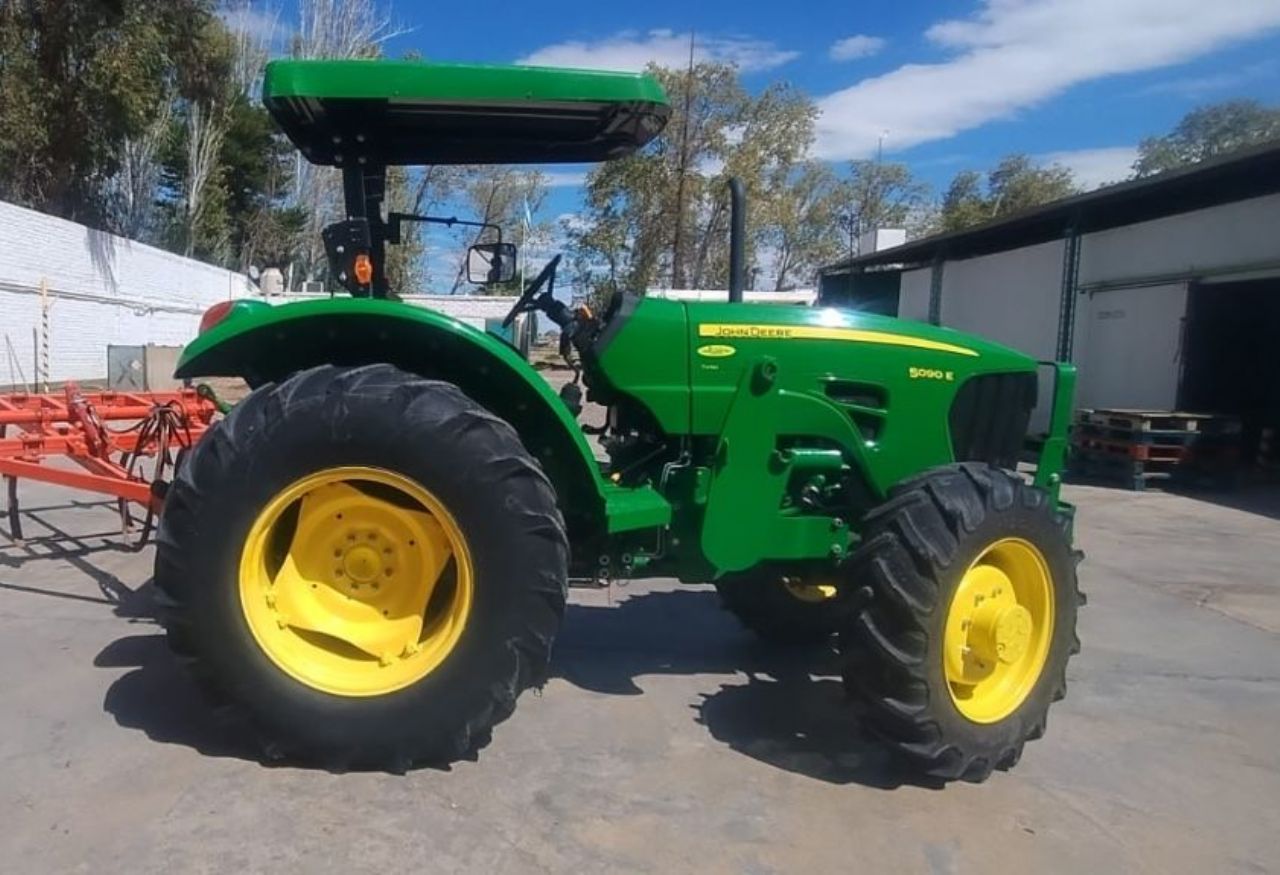 Maq. Agrícola Tractor Usado en Mendoza, deRuedas