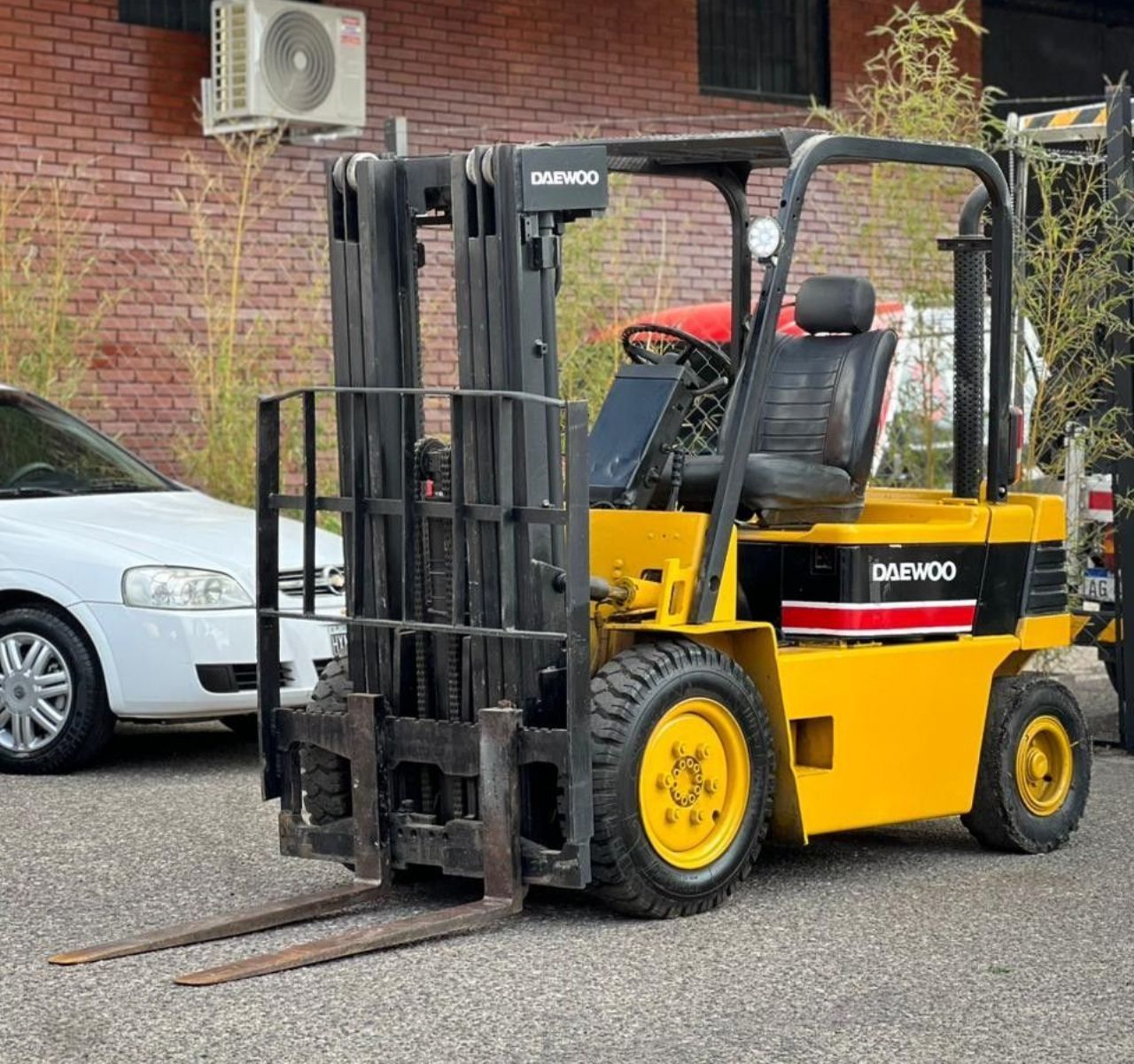 Maq. Pesada Autoelevador Usado en Córdoba, deRuedas