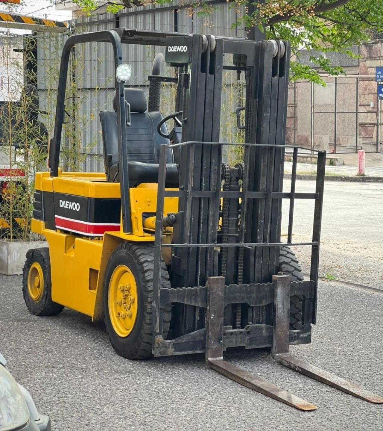 Maq. Pesada Autoelevador Usado en Córdoba, deRuedas
