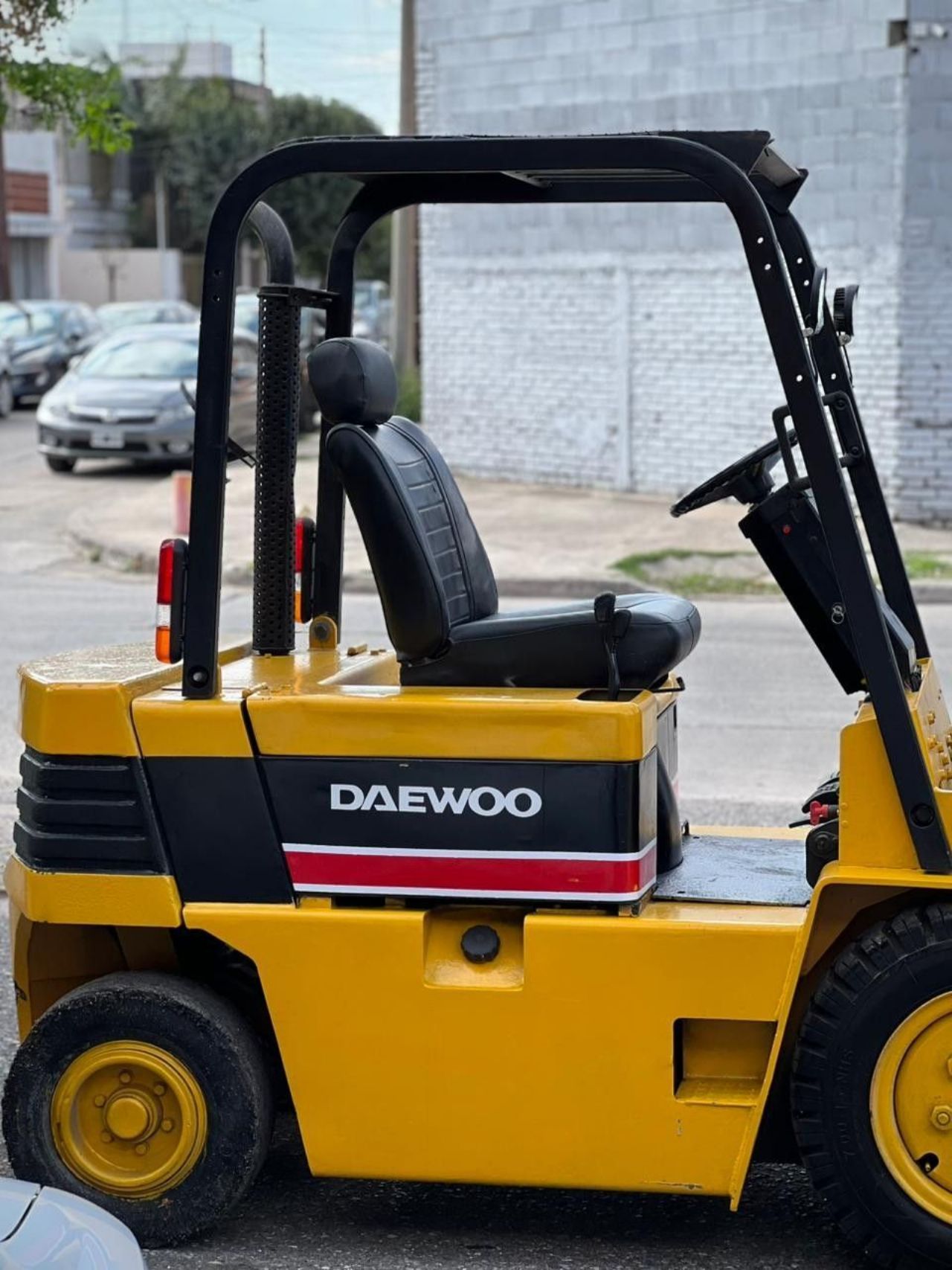 Maq. Pesada Autoelevador Usado en Córdoba, deRuedas