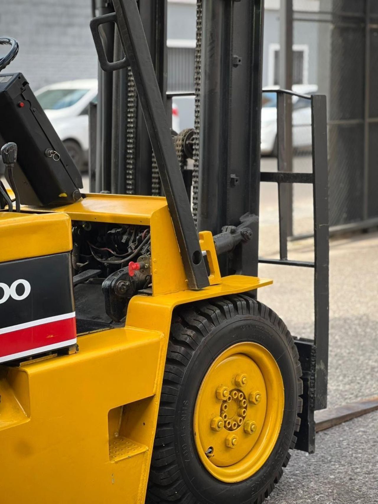 Maq. Pesada Autoelevador Usado en Córdoba, deRuedas