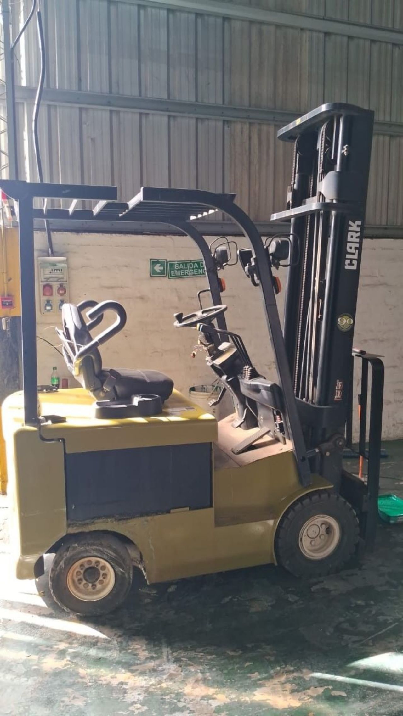 Maq. Pesada Autoelevador Usado en Mendoza, deRuedas