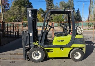 Maq. Pesada Autoelevador Usado en Mendoza