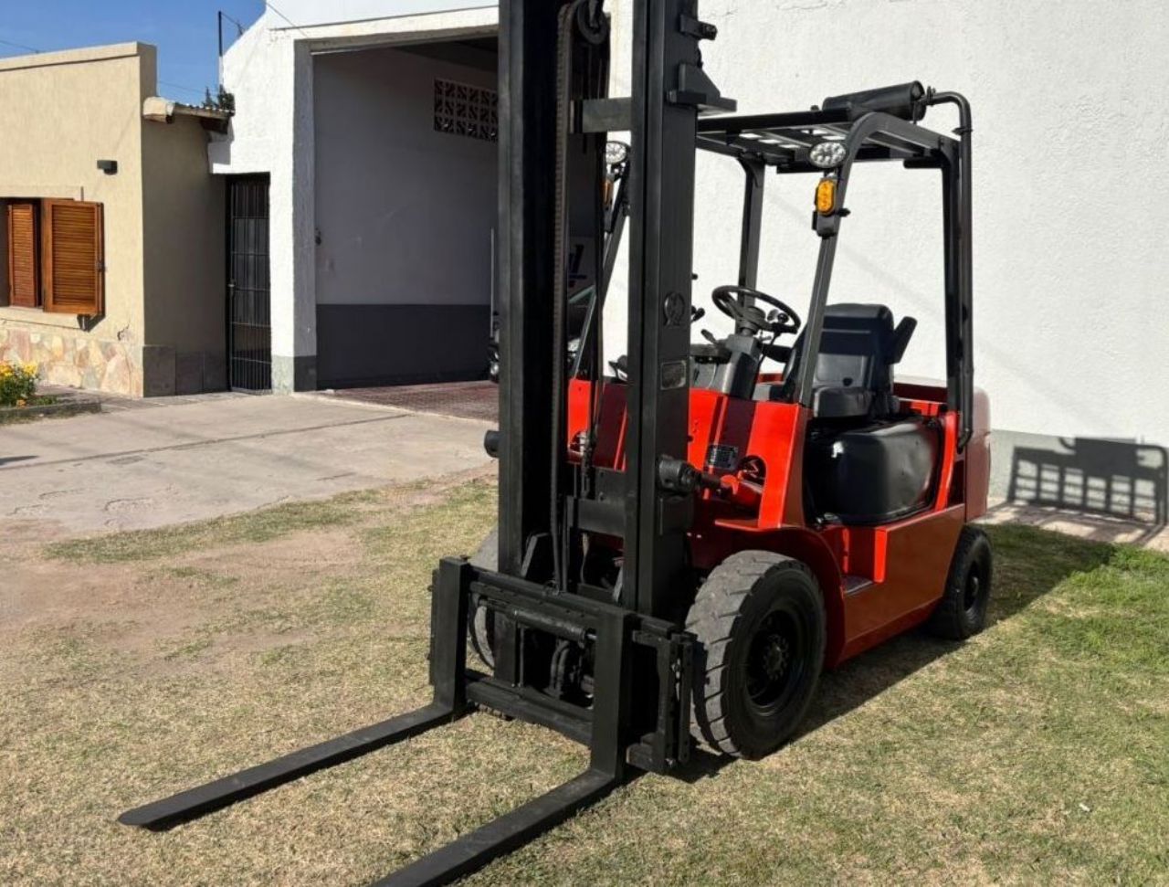 Maq. Pesada Autoelevador Usado en Mendoza, deRuedas