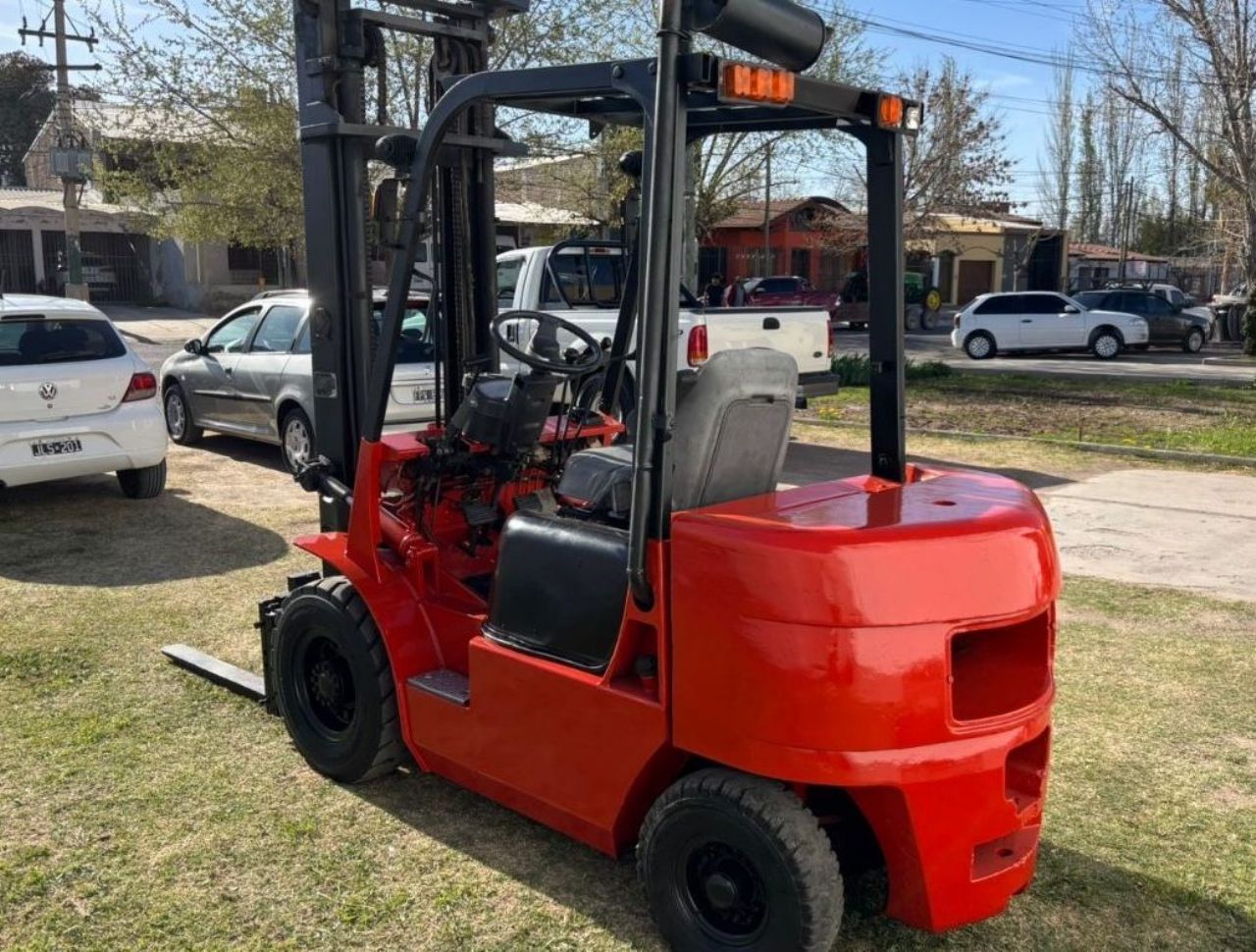 Maq. Pesada Autoelevador Usado en Mendoza, deRuedas