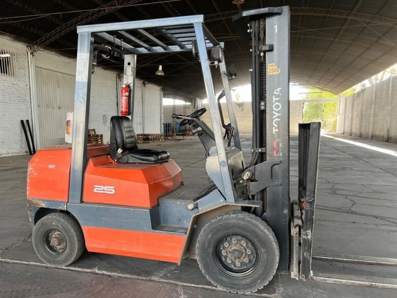 Maq. Pesada Autoelevador Usado en Mendoza, deRuedas