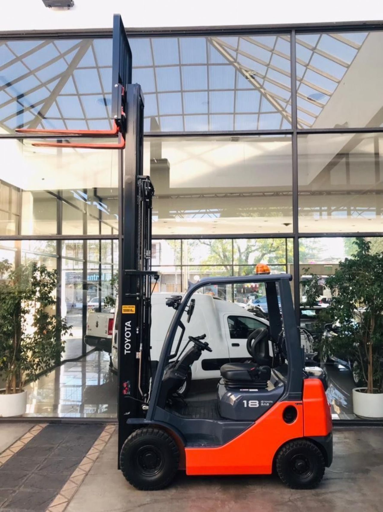 Maq. Pesada Autoelevador Usado en Mendoza, deRuedas