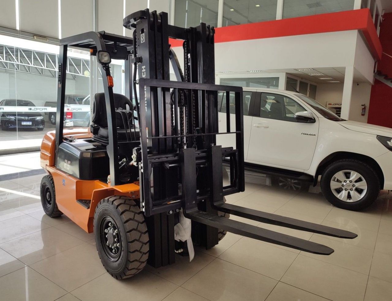 Maq. Pesada Autoelevador Usado en Córdoba, deRuedas